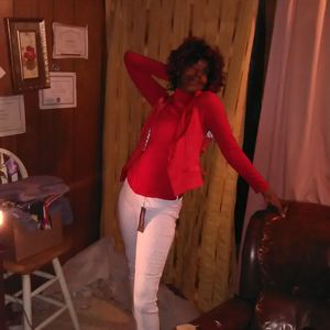 Meet your Posher, Lois